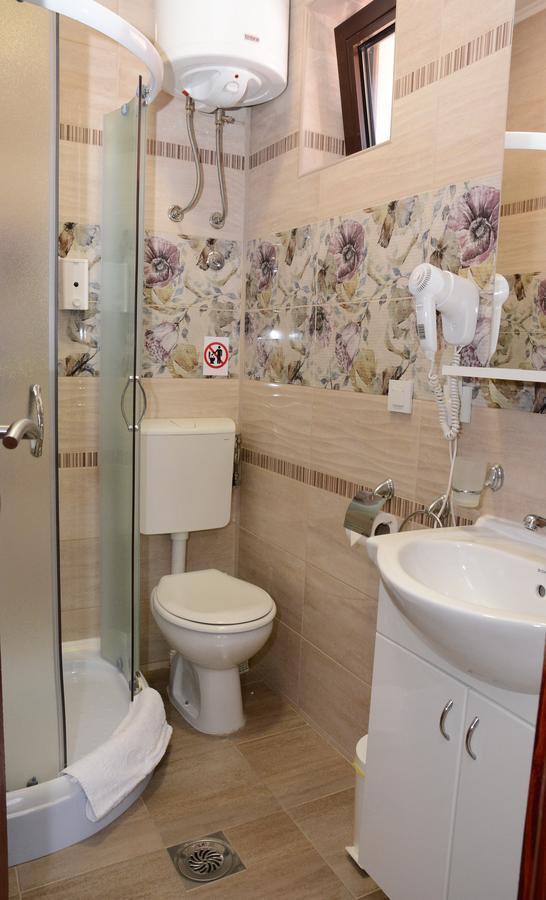Garni Hotel Laguna Lux Nis Luaran gambar